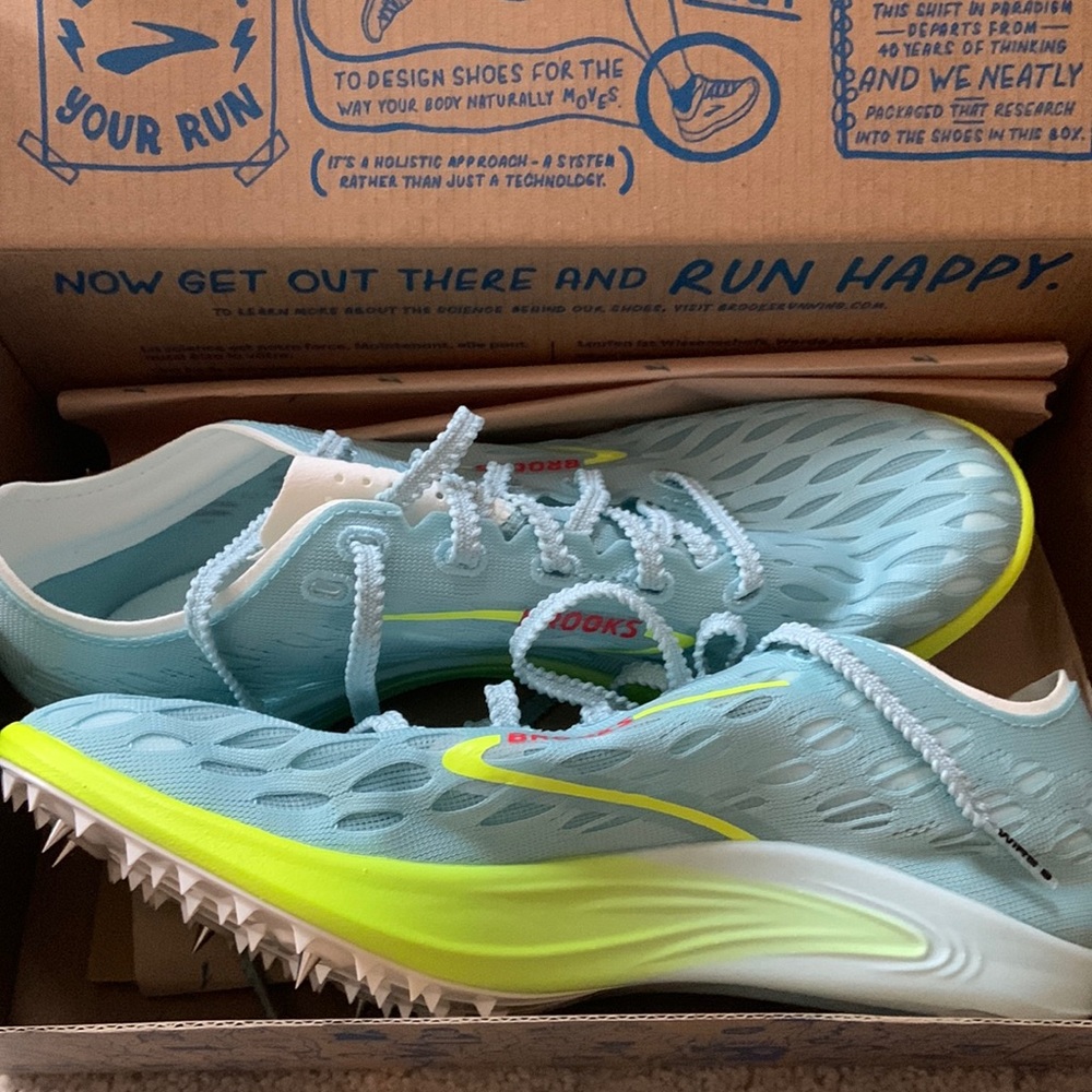 Brooks PR Invite Wire 8 track spikes